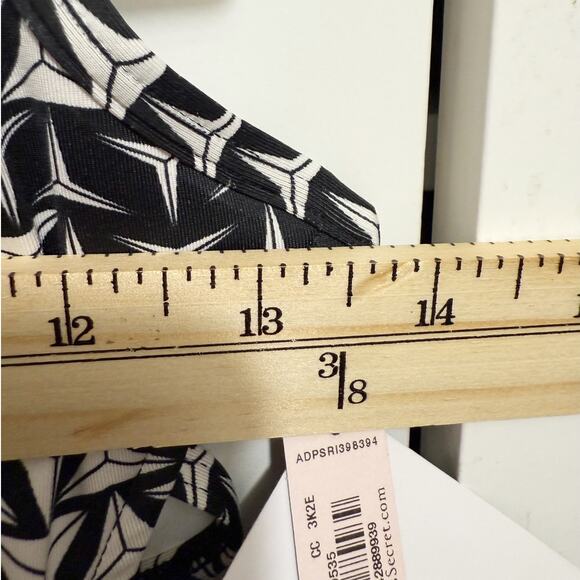 Victoria Sport Women’s Small Black White Geometric Print Racerback Sports Bra - Picture 6 of 7